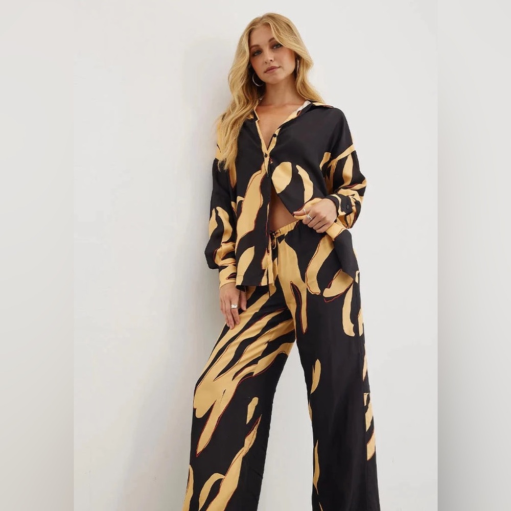 SOVERE MOTION SHIRT & MATCHING DRAWSTRING PANTS coord set BLACK/PEACH size small